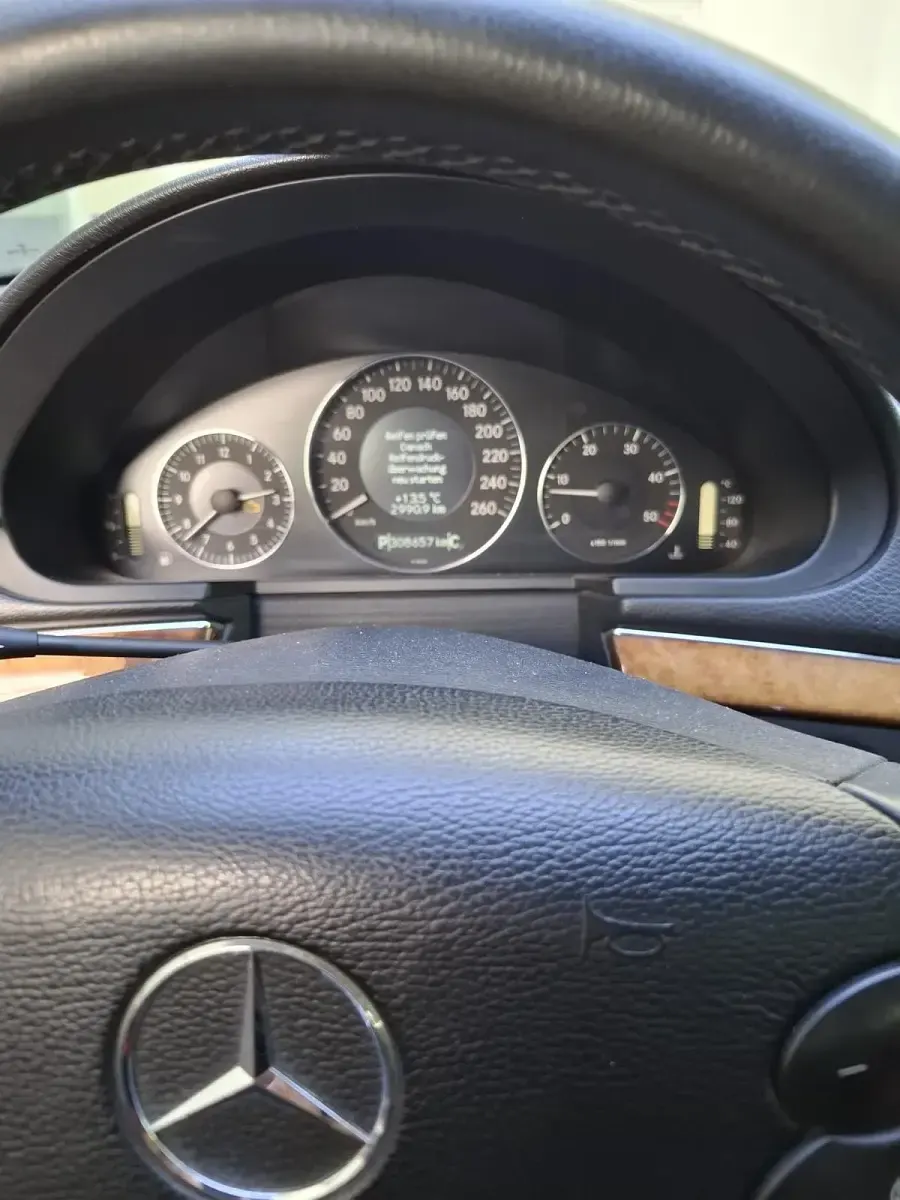 Używany Mercedes E280 2007 Niebieski Kombi