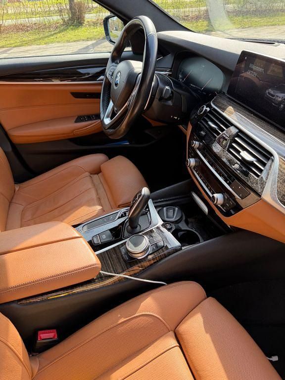 Gebraucht BMW 530 265 PS (194 kW) 2019 Schwarz Limousine