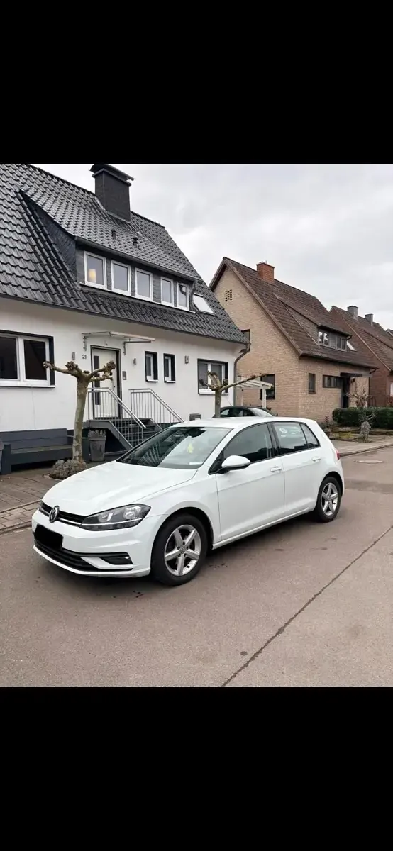 Second-hand VW Golf VII 110 CP (80 kW) 2017 Alb Berlinǎ