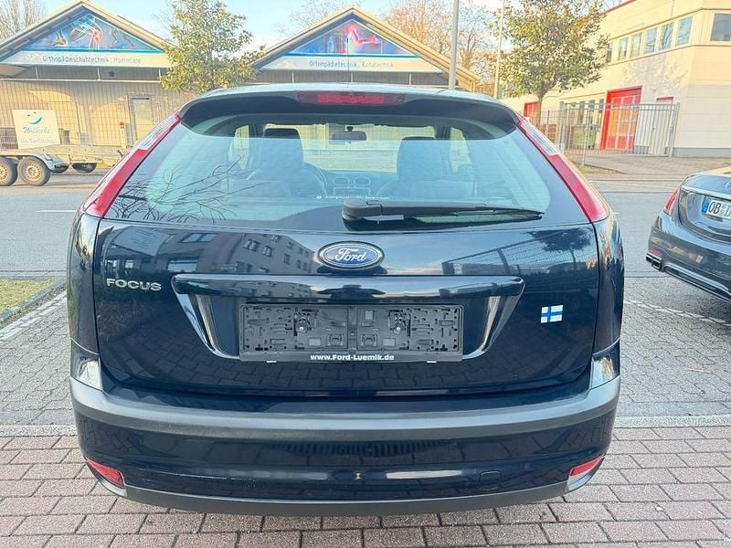 Gebraucht Ford Focus 101 PS (74 kW) 2006 Blau Limousine