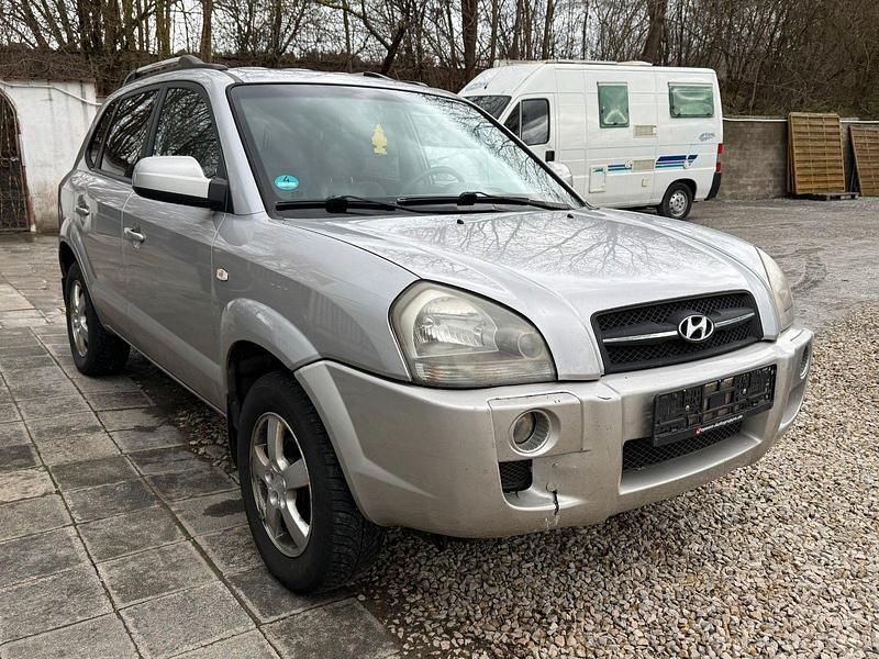 Gebraucht Hyundai Tucson GLS 141 PS (103 kW) 2006 Silber SUV