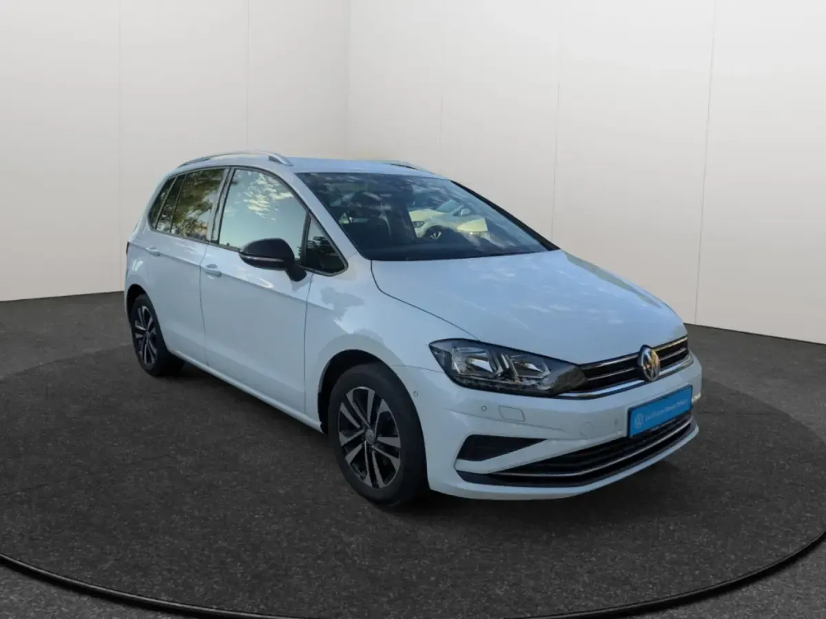 Gebraucht VW Golf VIII IQ Drive 131 PS (96 kW) 2020