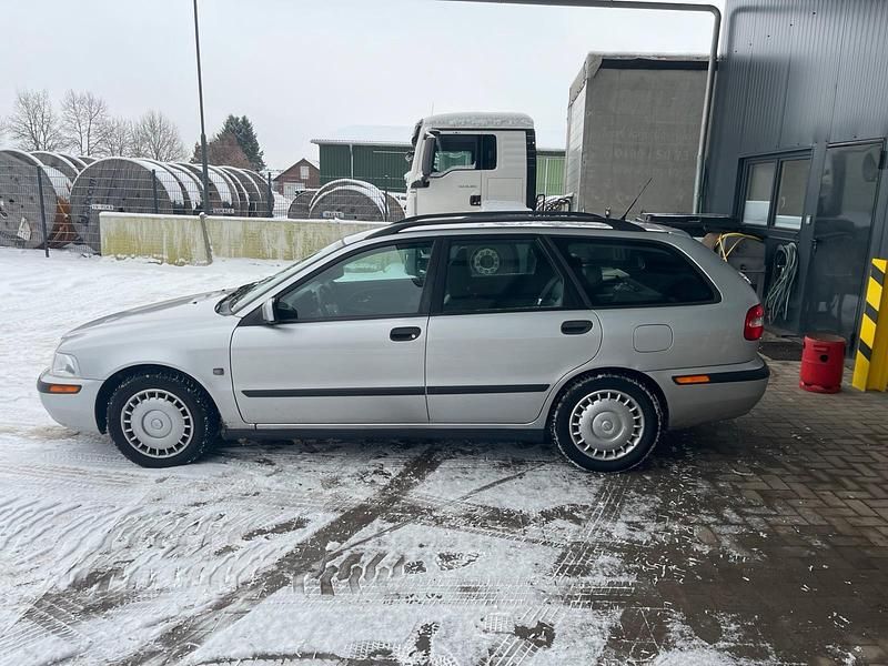 Gebraucht Volvo V40 101 PS (74 kW) 2003 Grau Kombi