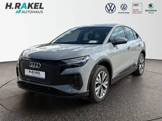 Gebraucht Audi Q4 Sportback e-tron Performance 150 kW (204 PS) 2023 Silber SUV