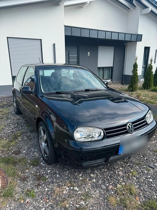 Blau Gebraucht 2006 VW Golf V Kleinwagen | 500 € (Superpreis) - Bild 1/4