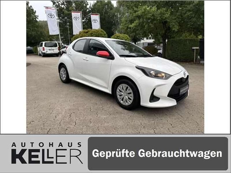 Gebraucht Toyota Yaris Cool 72 PS (52 kW) 2022 Schneeweiß Kleinwagen