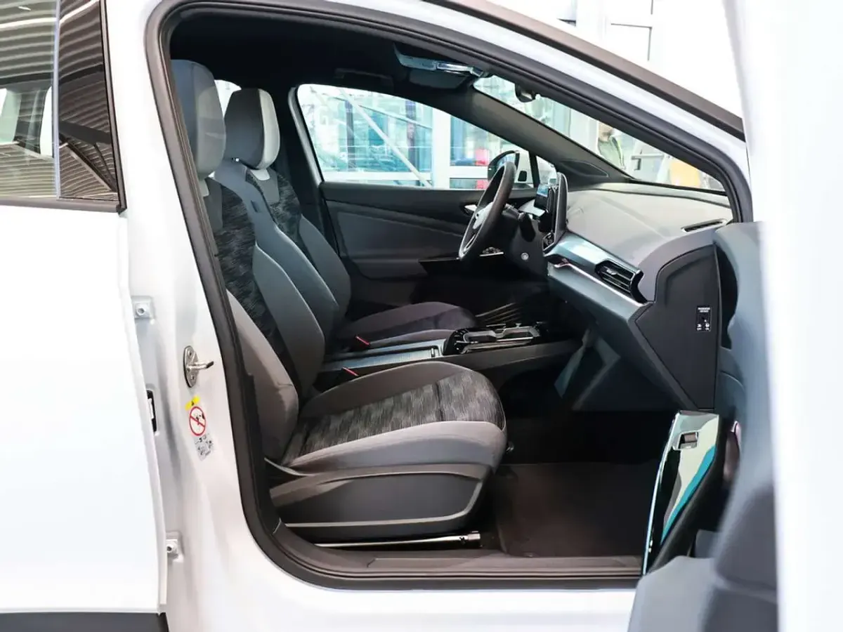 Neu VW ID.4 Pure 169 kW (231 PS) 2026 Gletscherweiss SUV