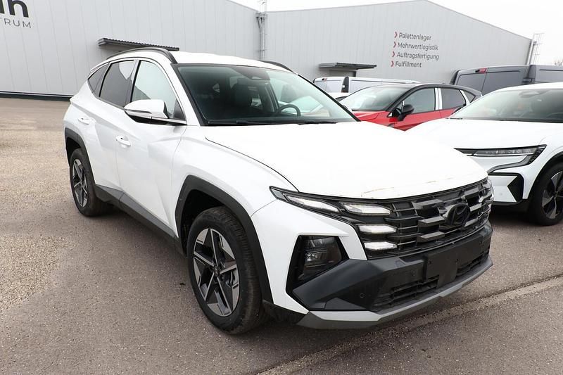 Neu Hyundai Tucson Trend 215 PS (158 kW) 2025 Serenity white mineraleffekt SUV