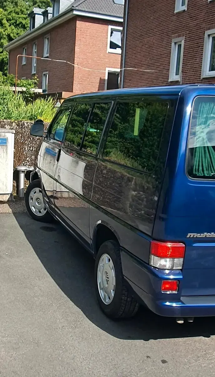 Gebraucht VW Multivan 102 PS (75 kW) 1999 Blau Van / Kleinbus