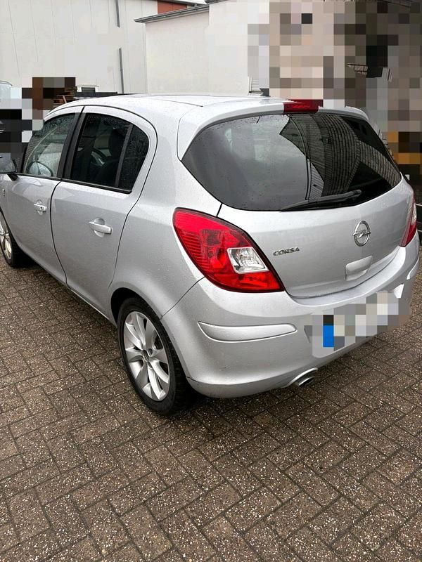 Gebraucht Opel Corsa 87 PS (63 kW) 2012 Silber Kleinwagen