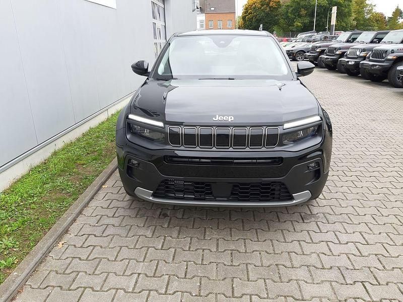 Neu Jeep Avenger Altitude 110 PS (80 kW) 2025 Schwarz SUV