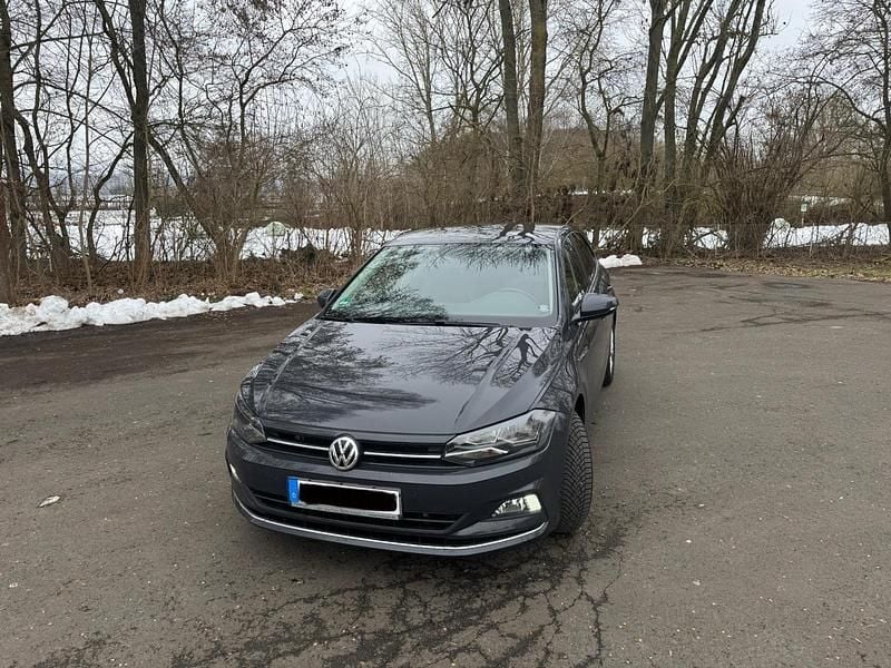 Gebraucht VW Polo 101 PS (74 kW) 2018 Grau Kleinwagen