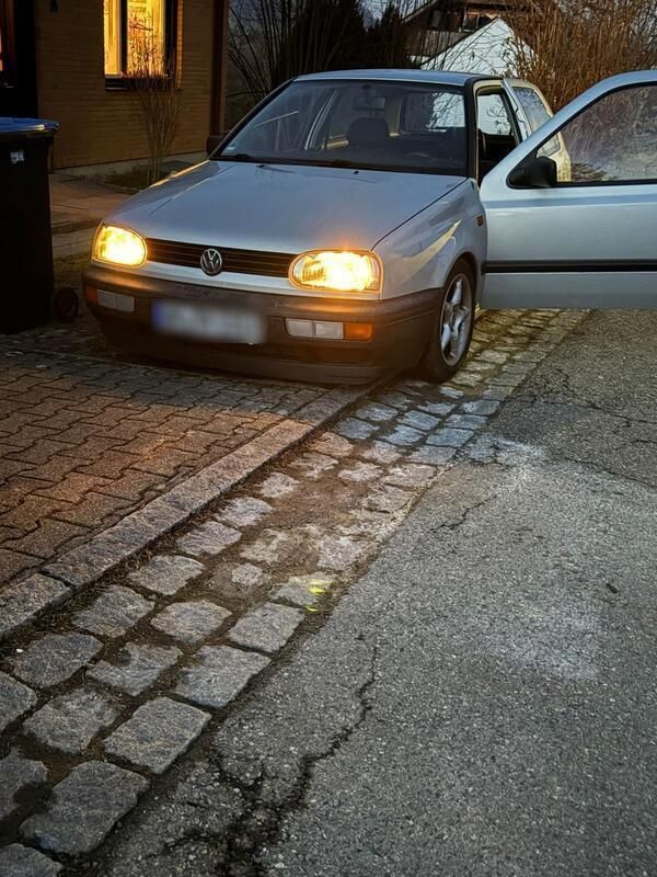 Silber Gebraucht 1993 VW Golf III Kleinwagen | 950 € - Bild 1/4