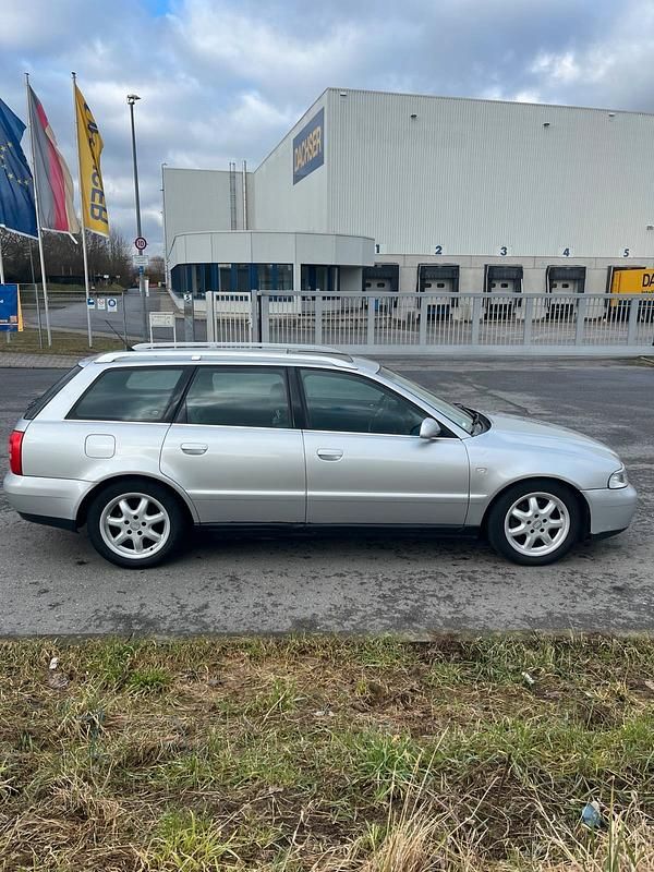 Gebraucht Audi A4 S-Line 185 PS (136 kW) 2000 Silber Kombi