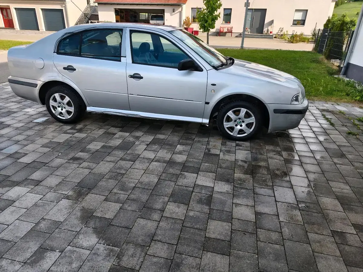 Gebraucht Skoda Octavia 75 PS (55 kW) 2000 Silber Limousine