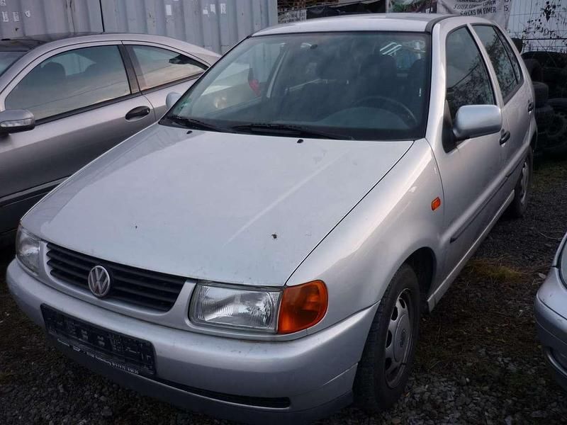 Gebraucht VW Polo 75 PS (55 kW) 1999 Silber Limousine