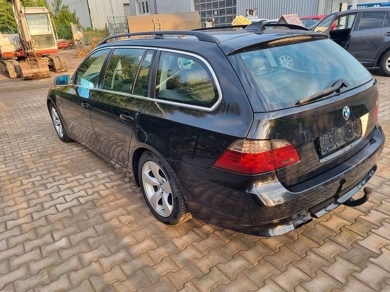 Gebraucht BMW 523 177 PS (130 kW) 2007 Schwarz Kombi