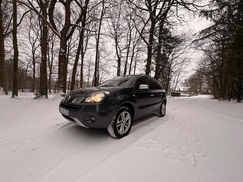 Grau Gebraucht 2011 Renault Koleos SUV | 4.990 € (Fairer Preis) - Bild 1/4