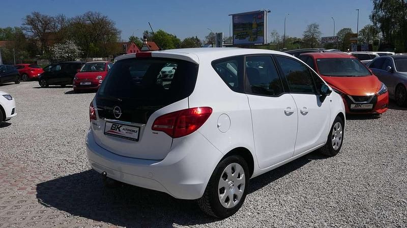 Gebraucht Opel Meriva 101 PS (74 kW) 2011 Casabl/arctic/eisweiss/kaolin Van / Kleinbus