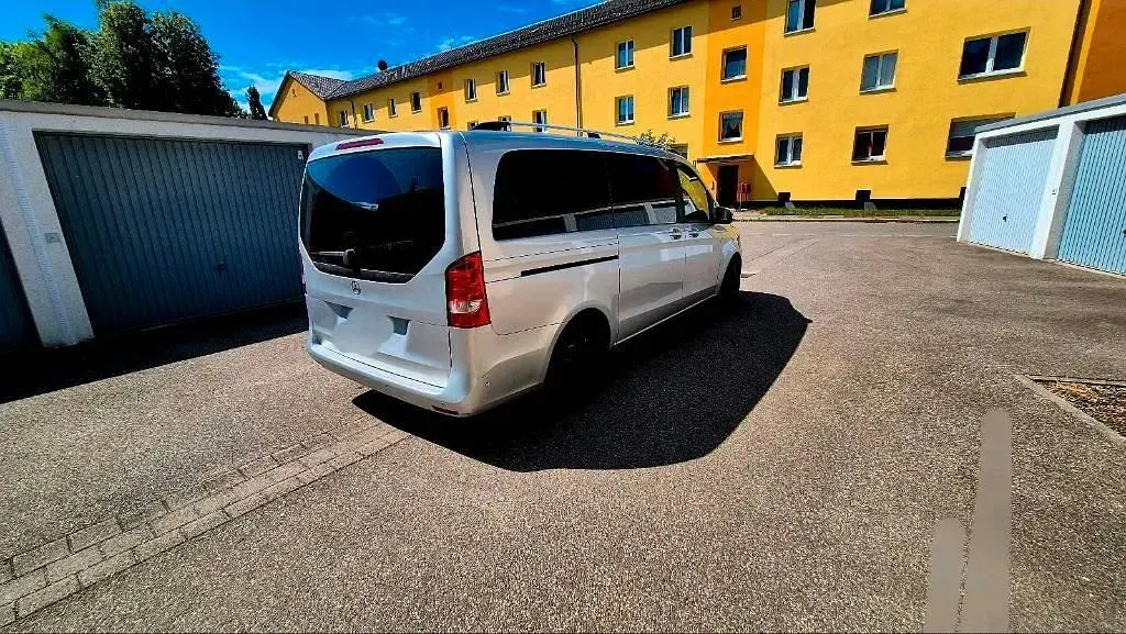 Gebraucht Mercedes V220 163 PS (119 kW) 2014 Silber Van / Kleinbus