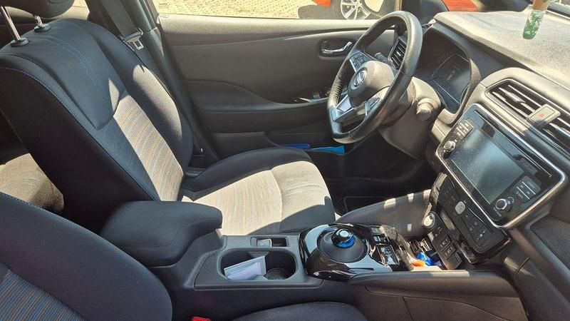 Gebraucht Nissan Leaf N-Connecta 110 kW (150 PS) 2018 Grün Kleinwagen