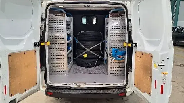 Second-hand Ford Transit Custom 131 CP (96 kW) 2018 Alb Monovolum