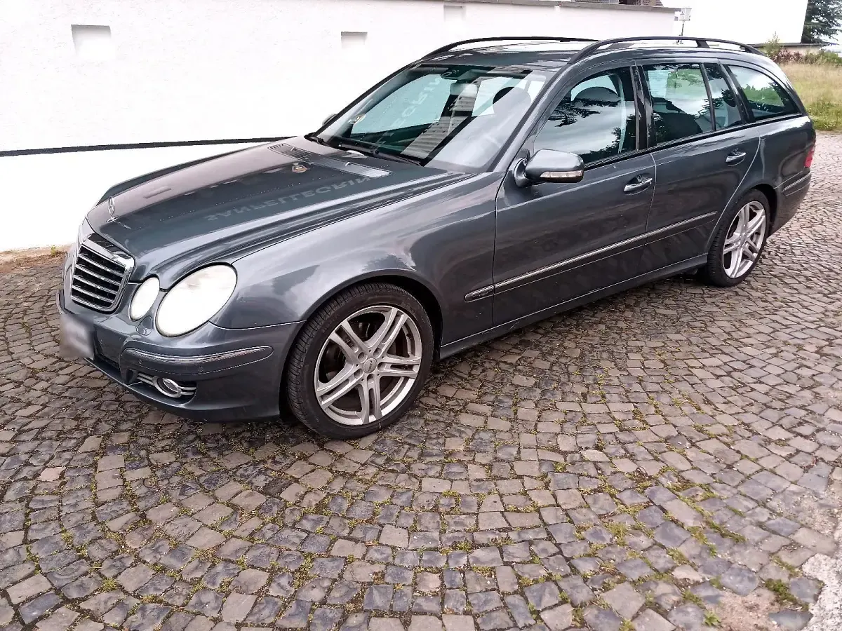 Gebraucht Mercedes E220 Avantgarde 170 PS (125 kW) 2006 Grau Kombi