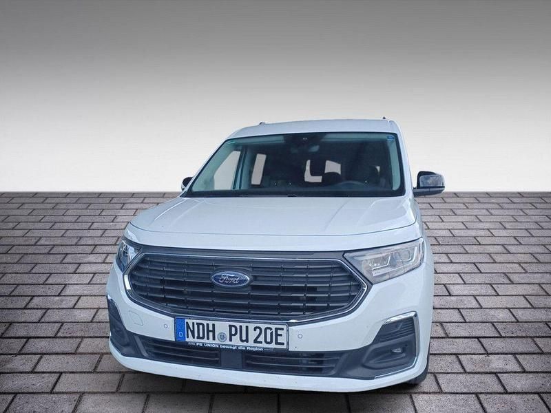 Gebraucht Ford Tourneo Titanium 150 PS (110 kW) 2025 Weiß Van / Kleinbus