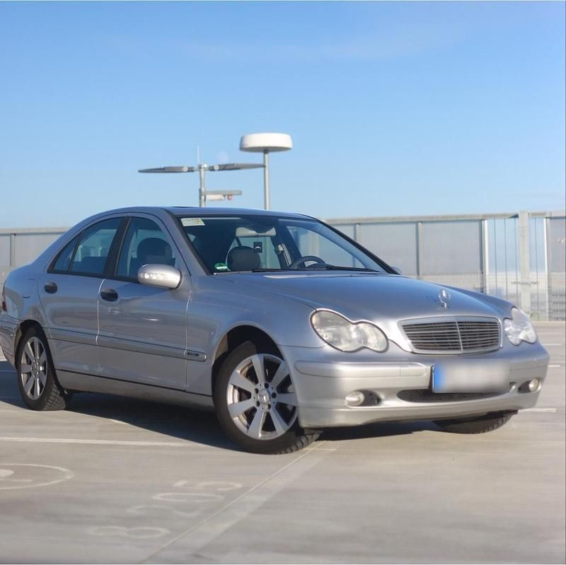 Silber Gebraucht 2004 Mercedes C180 Limousine | 1.950 € (Guter Preis) - Bild 1/4