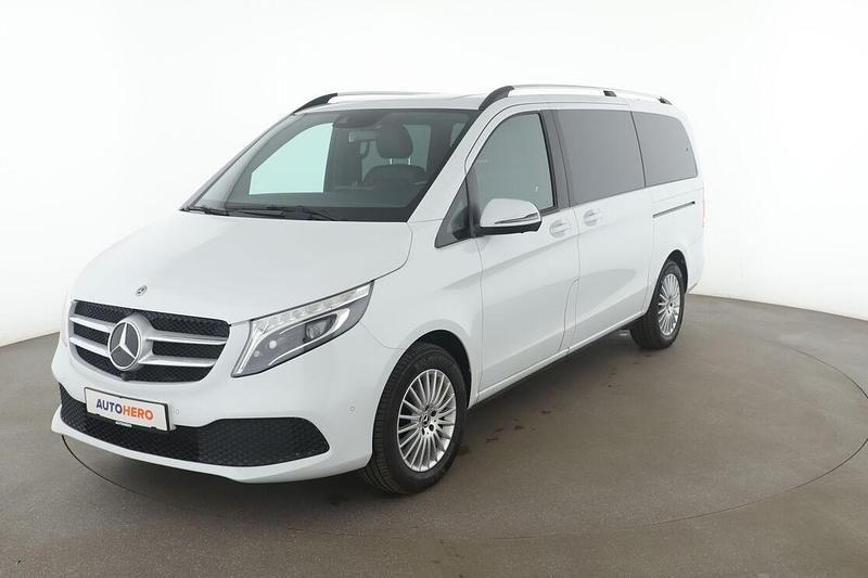 Weiß Gebraucht 2020 Mercedes V300 Avantgarde Edition Van / Kleinbus | 47.320 € (Guter Preis) - Bild 1/3