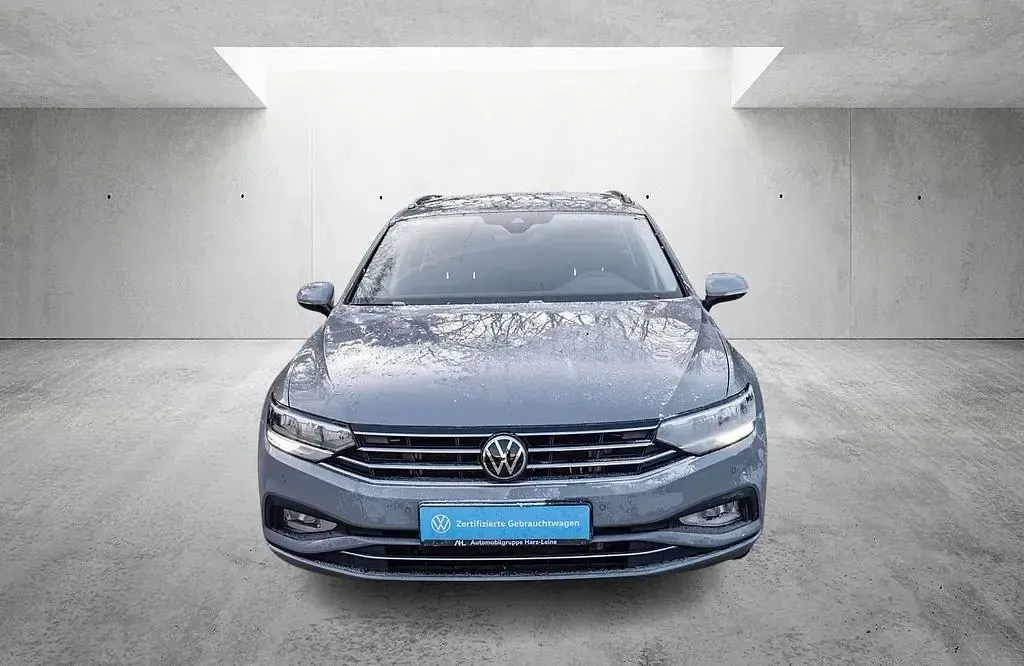 Gebraucht VW Passat Business 150 PS (110 kW) 2023 Grau Kombi