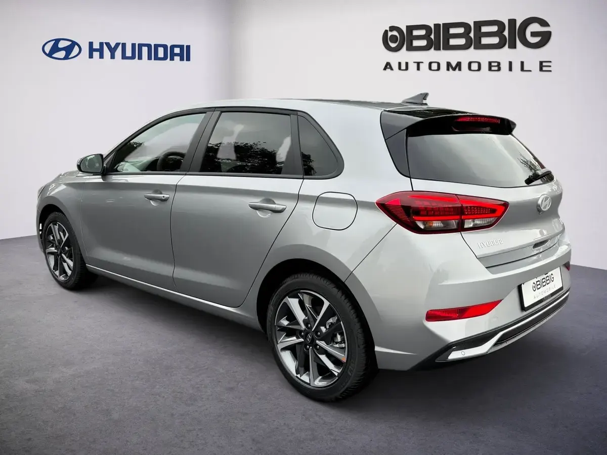 Gebraucht Hyundai i30 Advantage 101 PS (74 kW) 2024 Weiß Limousine