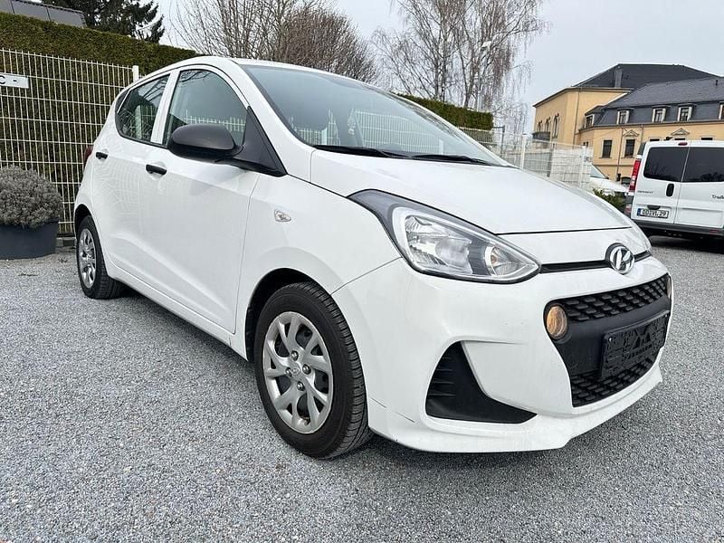 Gebraucht Hyundai i10 Select 67 PS (49 kW) 2018 Weiß Kleinwagen