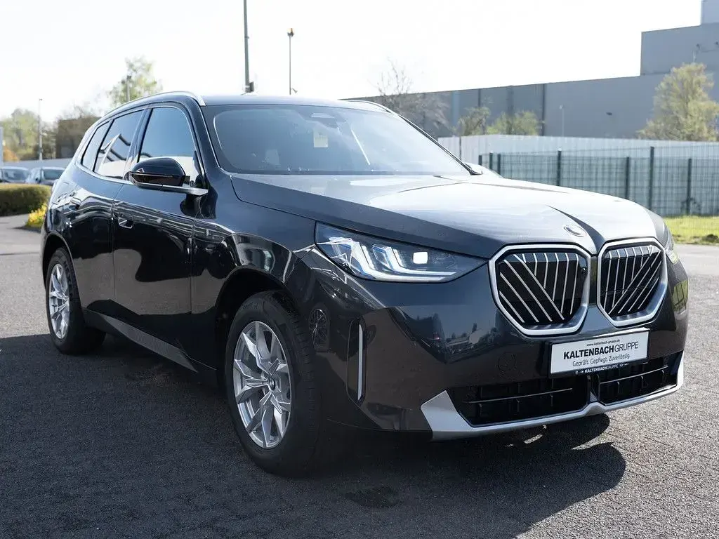 Gebraucht BMW X3 Sport Line 208 PS (152 kW) 2025 Grau SUV