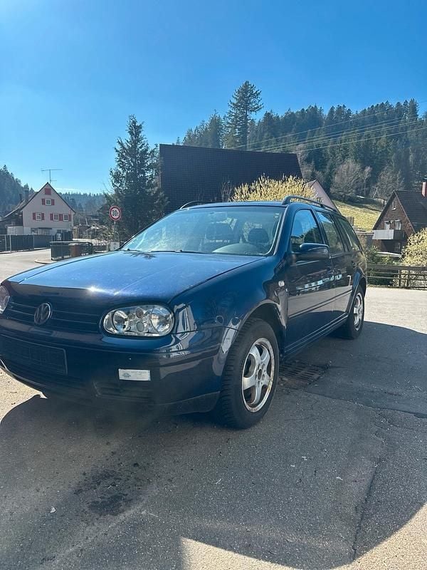 Gebraucht VW Golf IV Edition 101 PS (74 kW) 2003 Blau Kombi