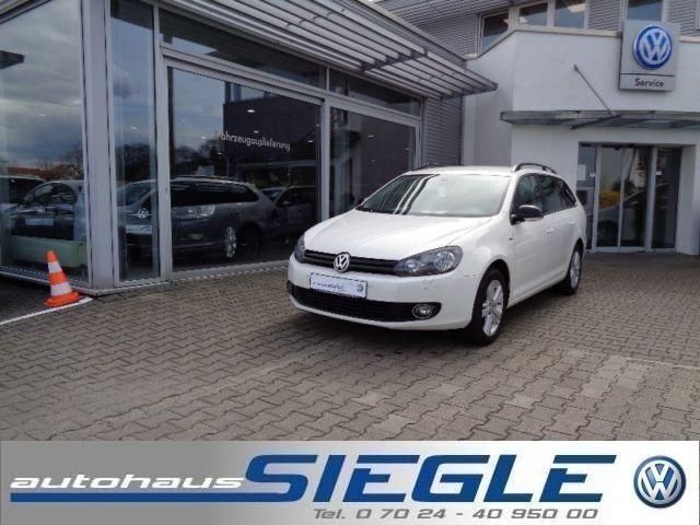 Weiß Gebraucht 2013 VW Golf VII Comfortline Kombi | 11.490 € (Etwas zu teuer) - Bild 1/4