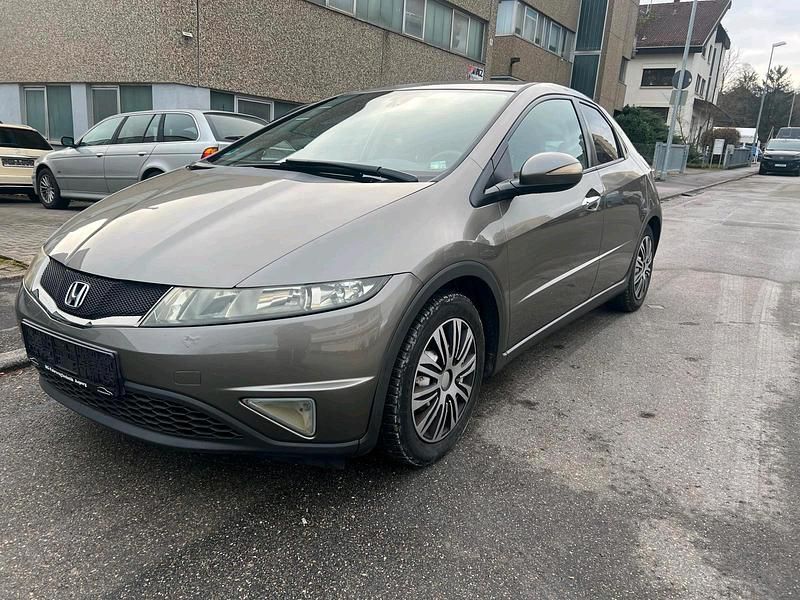 Grau Gebraucht 2006 Honda Civic Kleinwagen | 2.900 € - Bild 1/4