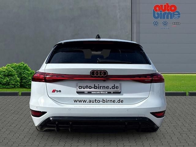 Gebraucht Audi e-tron Ambiente 369 kW (503 PS) 2025 Gletscherweiß metallic SUV