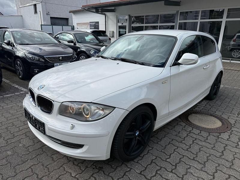 Gebraucht BMW 123 Efficient Dynamics 204 PS (150 kW) 2011 Weiß Kleinwagen