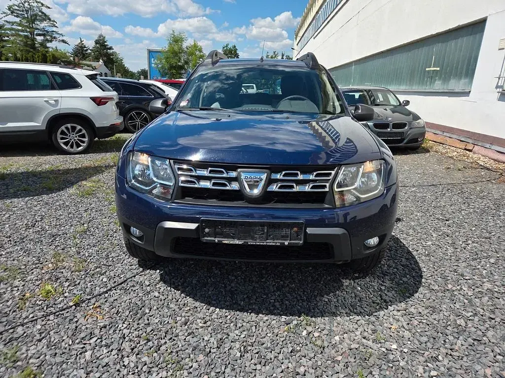 Gebraucht Dacia Duster Lauréate 114 PS (83 kW) 2016 Blau SUV