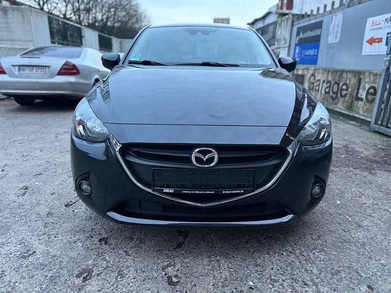 Gebraucht Mazda 2 Center-Line 90 PS (66 kW) 2016 Schwarz Limousine