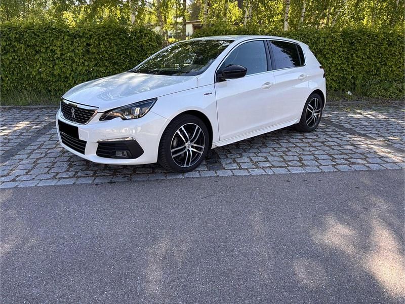 Weiß Gebraucht 2019 Peugeot 308 GT-line Kleinwagen | 13.700 € (Fairer Preis) - Bild 1/4