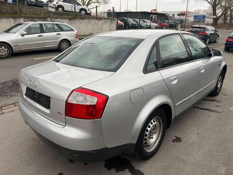 Gebraucht Audi A4 102 PS (75 kW) 2002 Silber Limousine