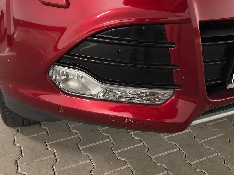 Gebraucht Ford Kuga Titanium 180 PS (132 kW) 2015 Rot SUV