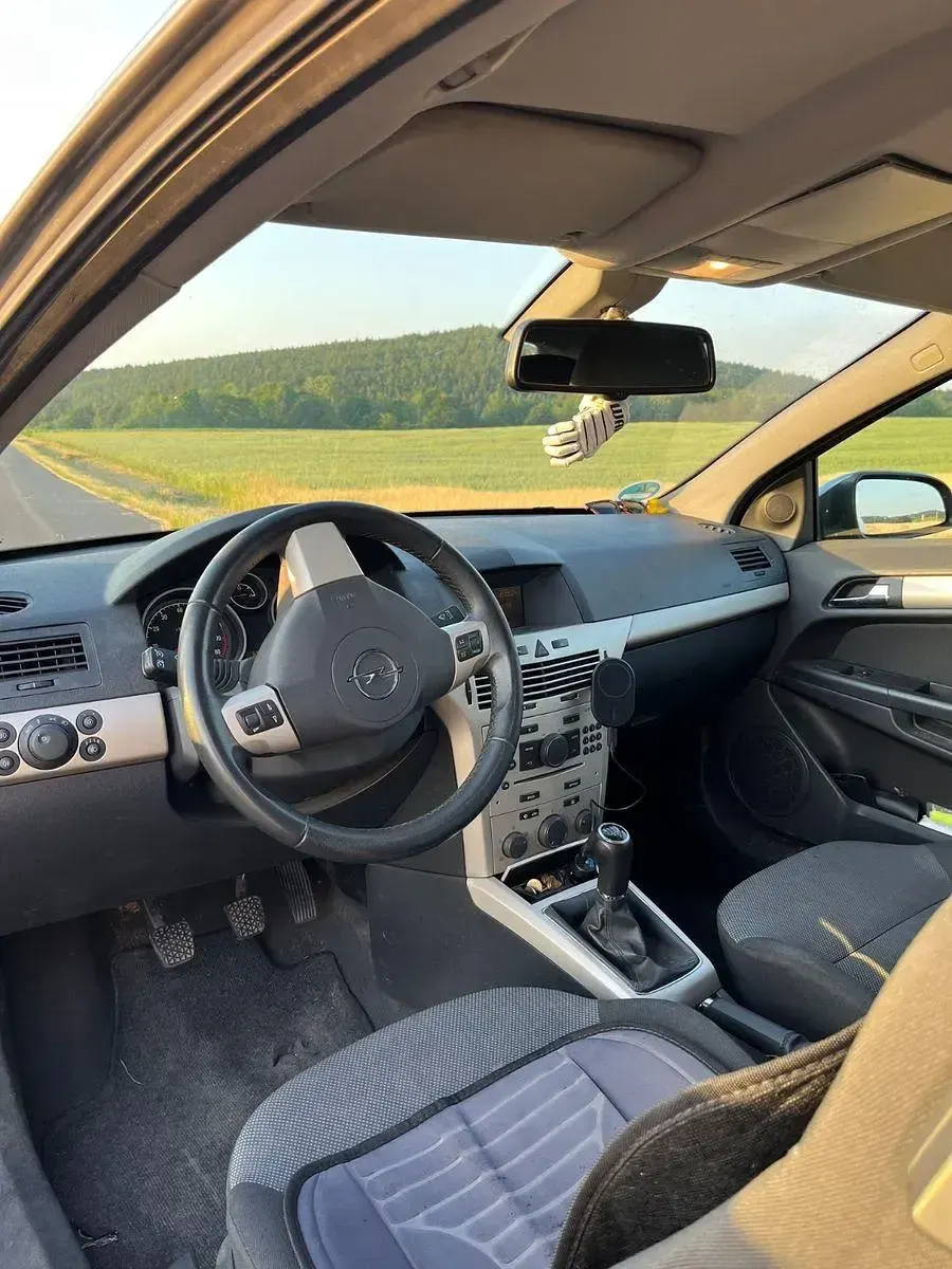 Gebraucht Opel Astra Edition 116 PS (85 kW) 2008 Silber Cabrio