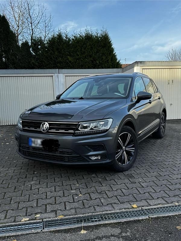 Gebraucht VW Tiguan Sound 150 PS (110 kW) 2018 Grau SUV