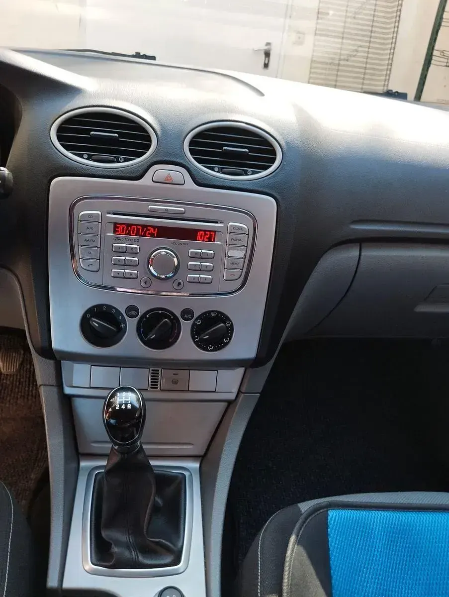 Gebraucht Ford Focus Ambiente 109 PS (80 kW) 2009 Grau Kombi