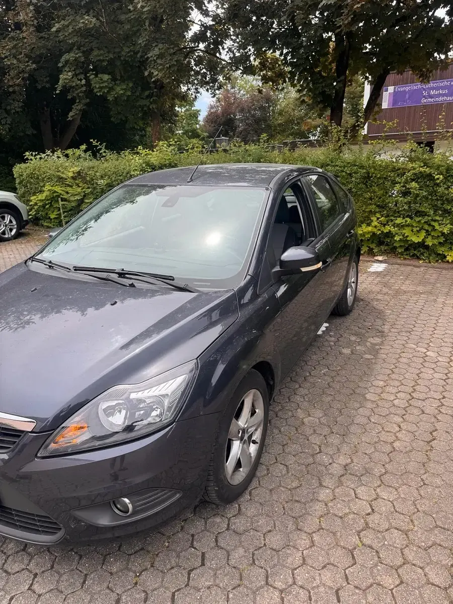 Gebraucht Ford Focus 90 PS (66 kW) 2010 Blau Kombi
