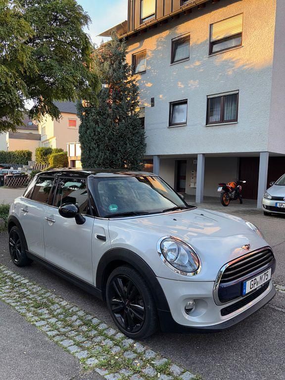 Silber Gebraucht 2017 Mini Cooper Kleinwagen | 13.600 € (Fairer Preis) - Bild 1/4