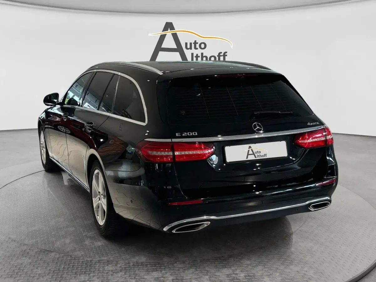 Gebraucht Mercedes E200 184 PS (135 kW) 2018 Schwarz Kombi